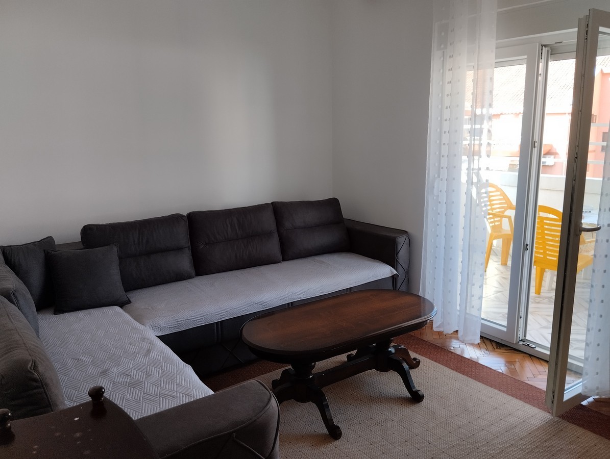 Jednosoban stan za dugoročno izdavanje od 1.septembra, Budva 
